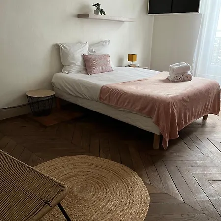 Doutre Terrasse- 2ch